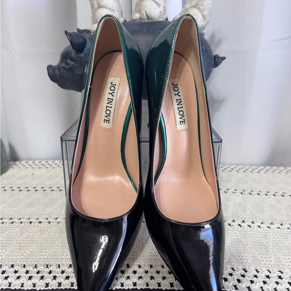 Joy In Love Black Patent Pointed-Toe Heels with Green Interior NWOT